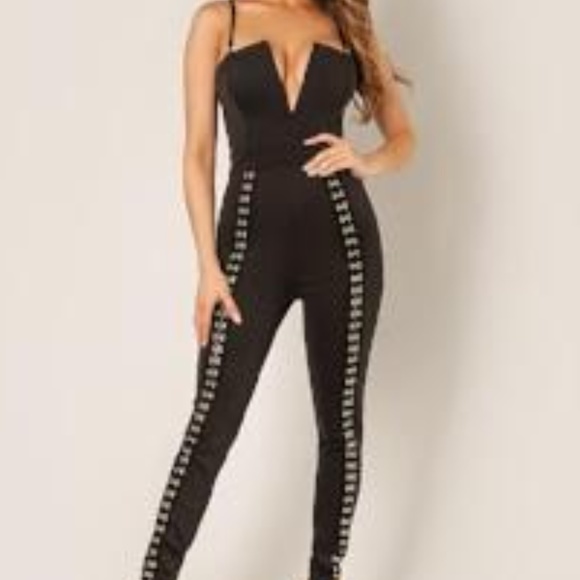 Black Bandage Hook & Eye Detailed Jumpsuit - Picture 6 of 7